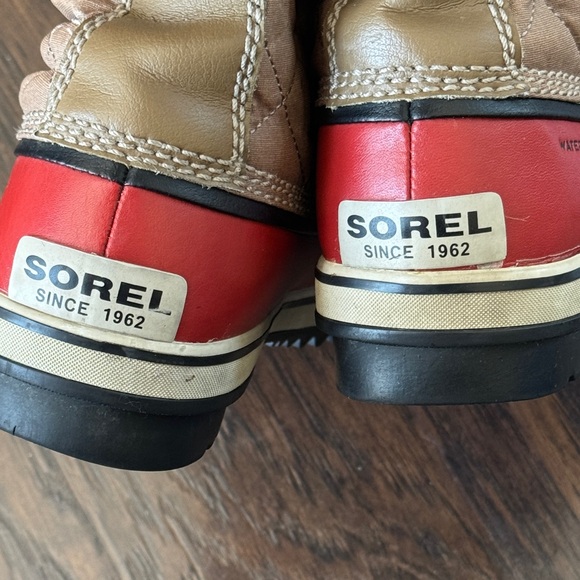 Sorel Women's Tan and Red Waterproof Winter Boots, Like New, Women’s Size 11 - Picture 9 of 14